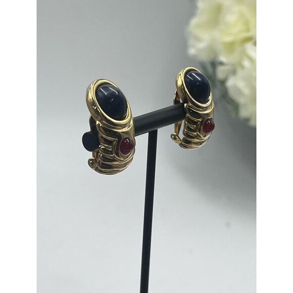 Vintage Signed Francesca
Romano Blue Sodalite Etruscan Clip On Earrings - Picture 7 of 16